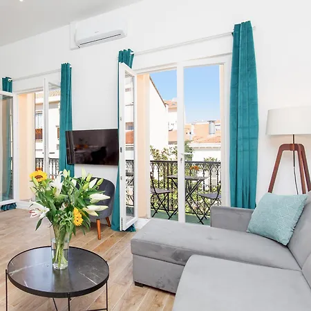 Le Petit Апартаменты *